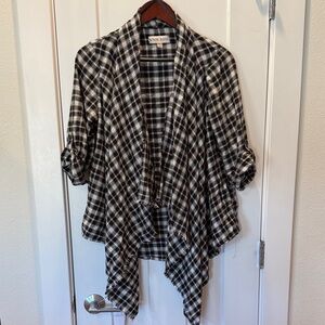 Knox Rose Black and White Plaid Sleeved Shawl